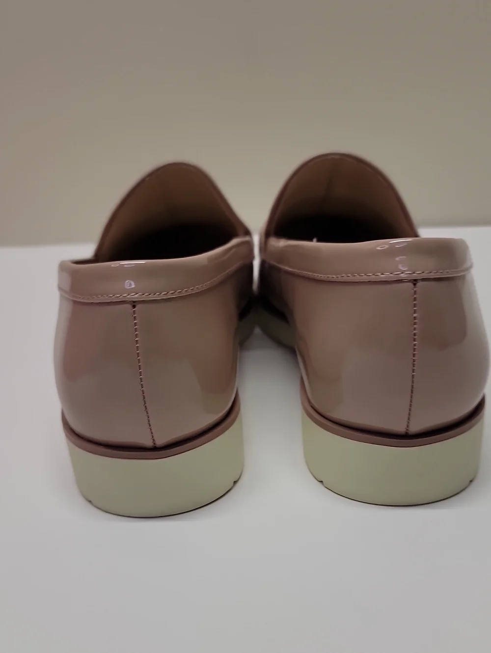 Kelly & Katie NIB Nude Patent Leather Loafers Sz 9